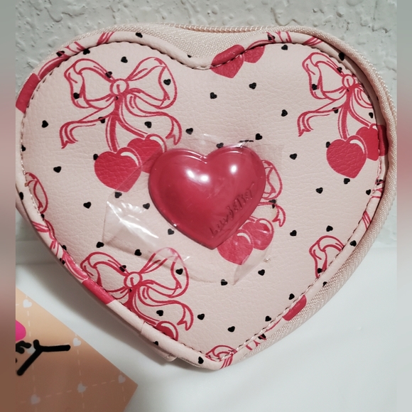 Luv Betsey By Betsy Johnson Heart-Shaped Wristlet with Pink Bows and hearts - Picture 2 of 9